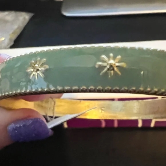 NWT Lia Sophia Icecapade green vintage gold matte bangle - Size Small - Picture 3 of 4
